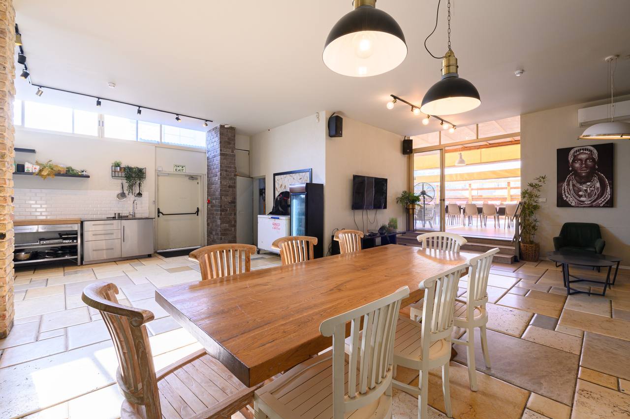 חדר אוכל גדול