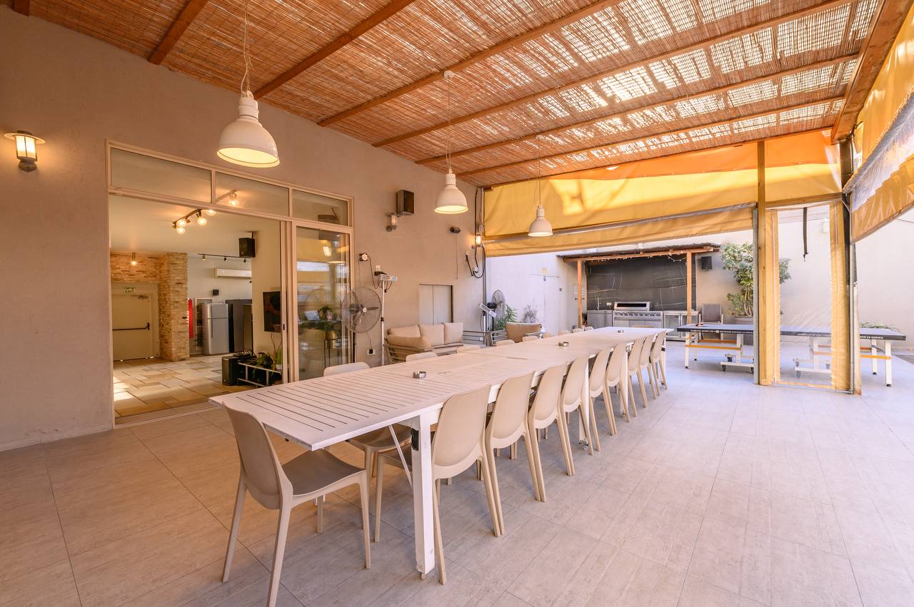 אזור אוכל חיצוני